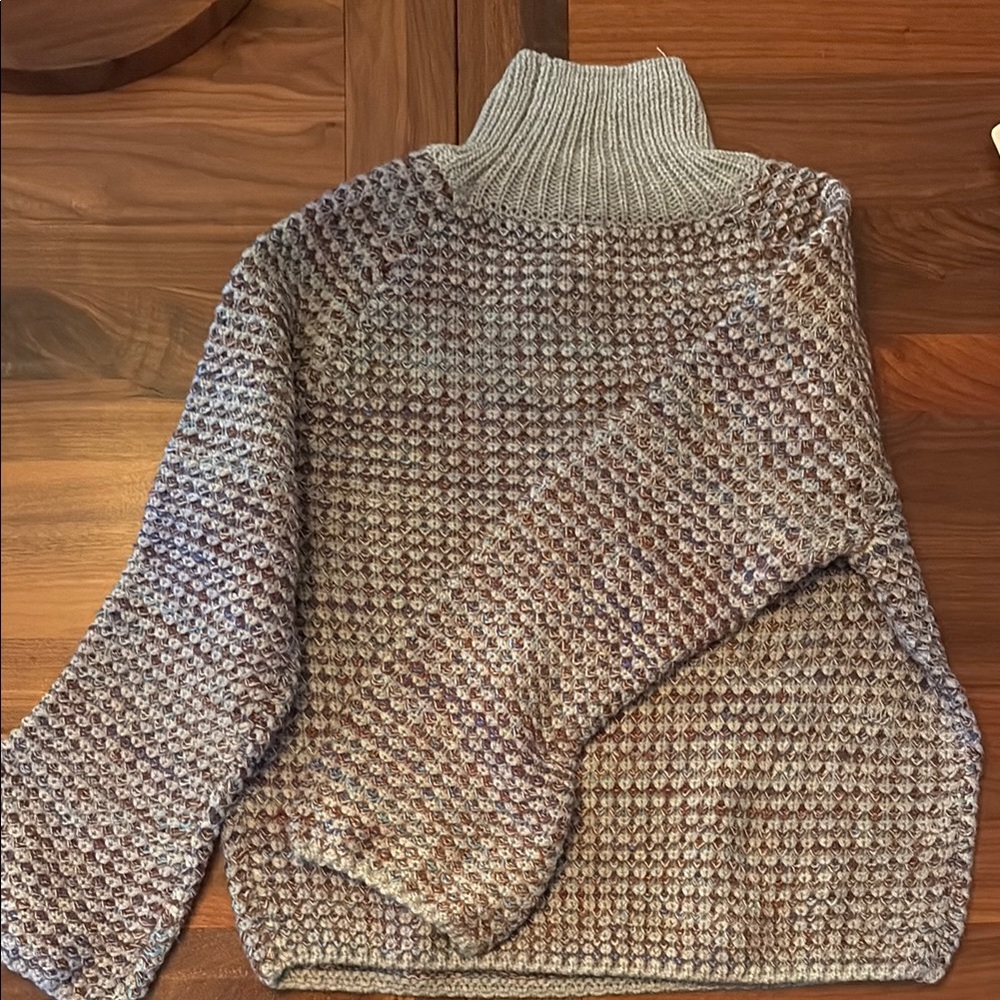 Women's Gray and Purple Sweater